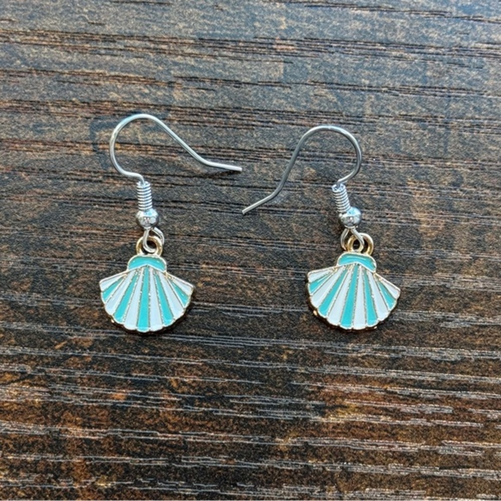 Seashell Dangle Earrings with Turquoise Highlights